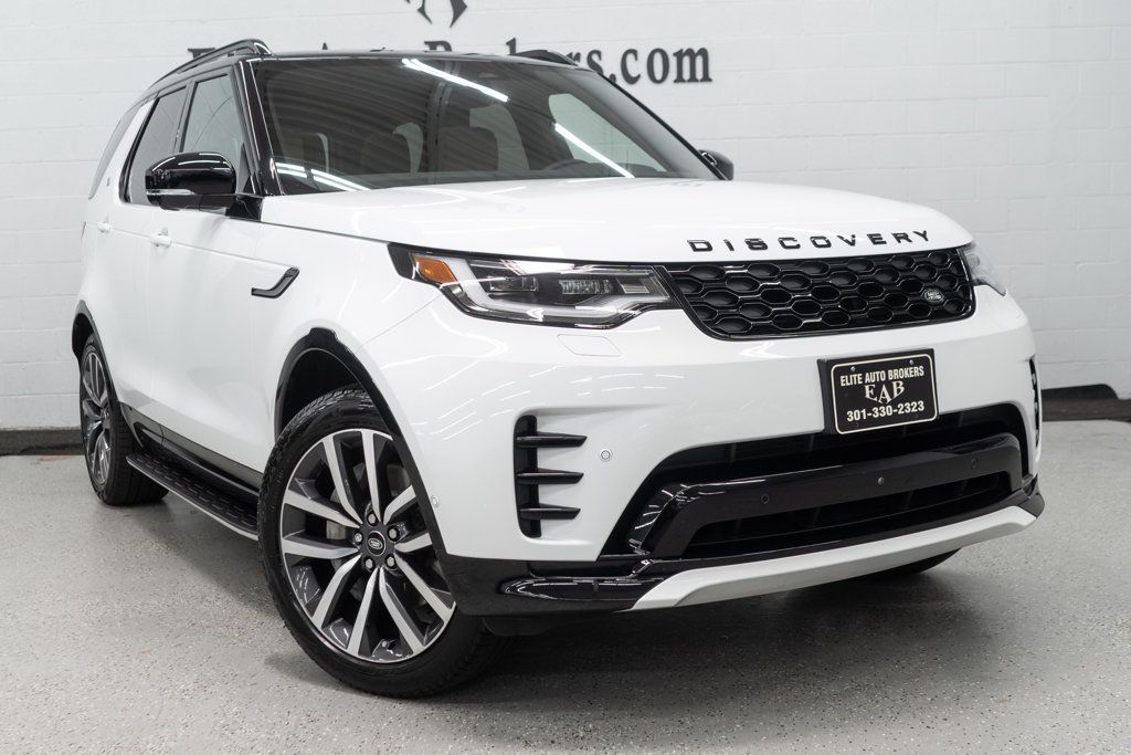 2024 Land Rover Discovery P300 Dynamic SE photo 7