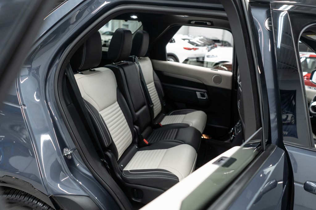 Land Rover Discovery photo 11