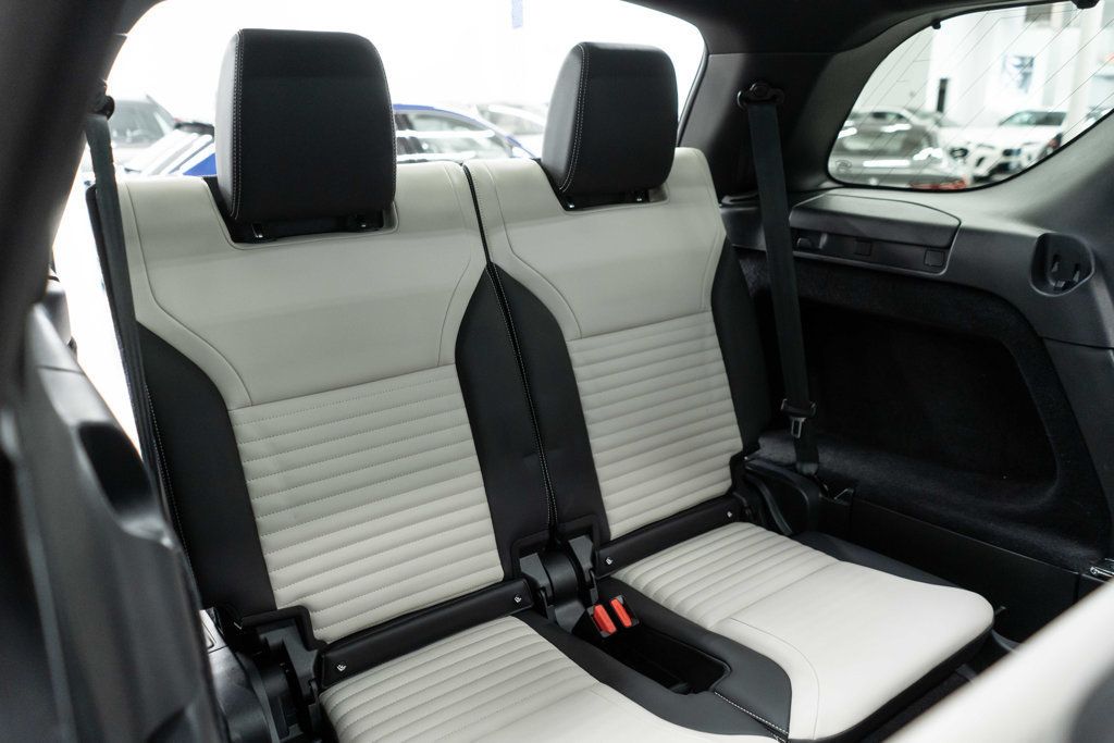 Land Rover Discovery photo 12