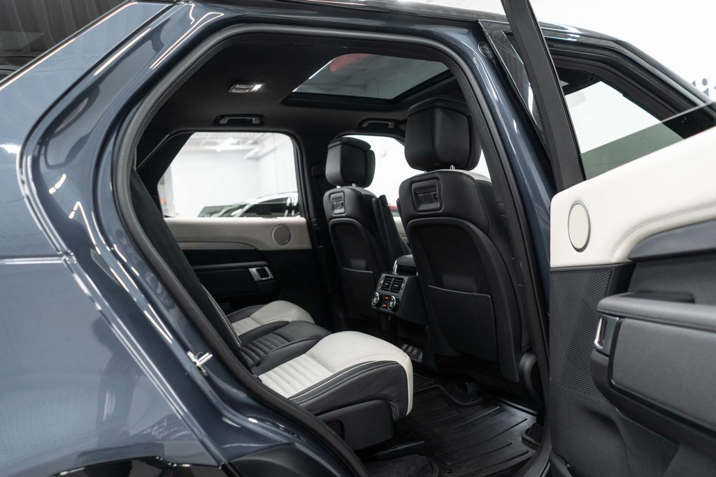 Land Rover Discovery photo 13