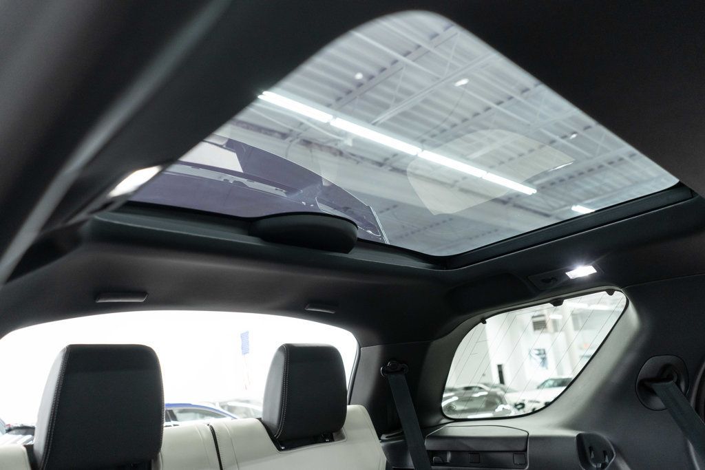 Land Rover Discovery photo 14