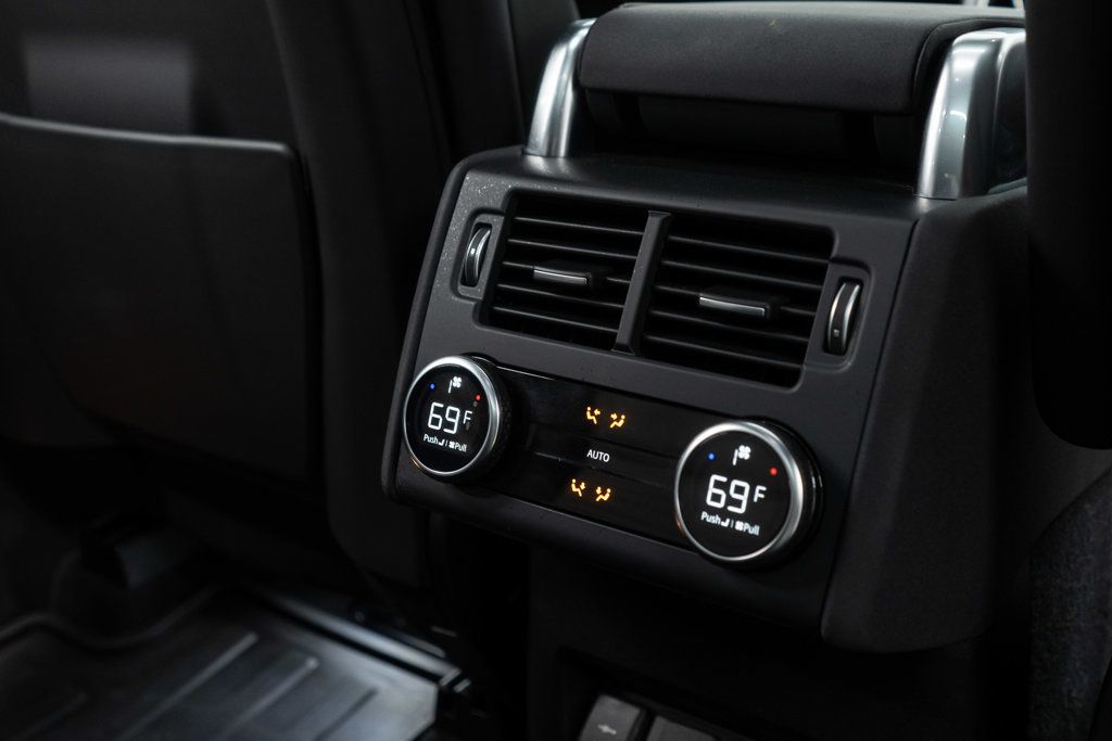 Land Rover Discovery photo 16