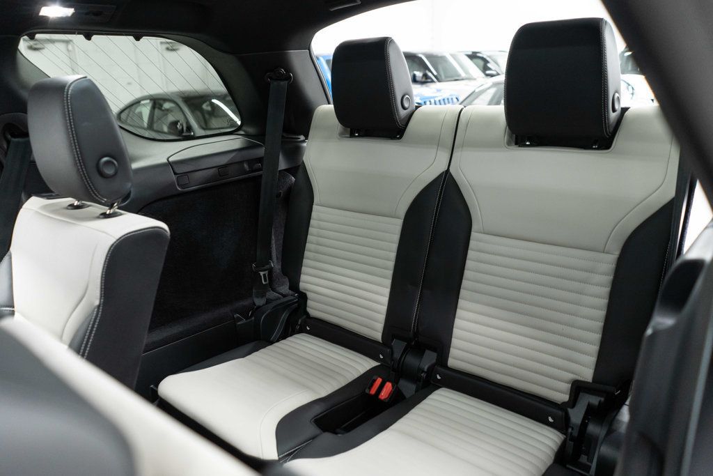 Land Rover Discovery photo 18
