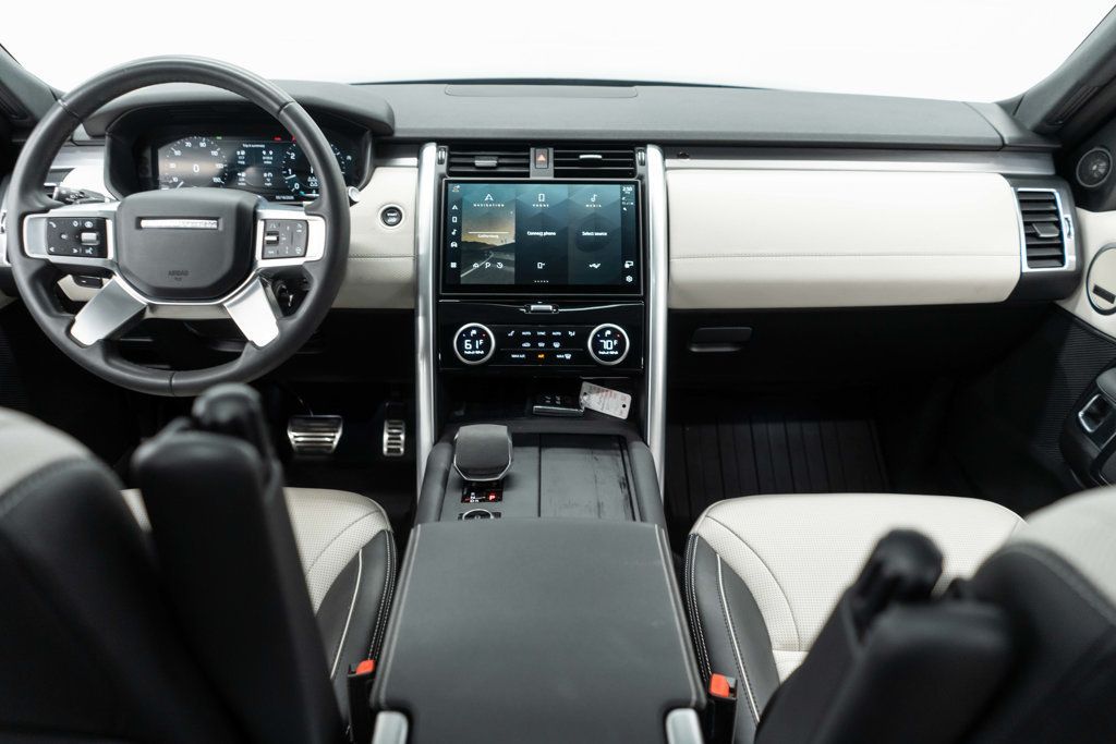 Land Rover Discovery photo 8