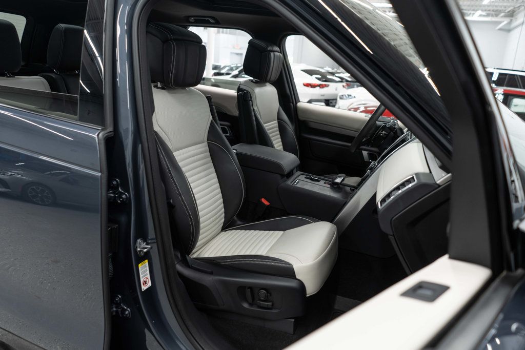 Land Rover Discovery photo 9