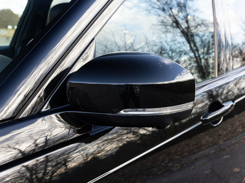 2024 Land Rover Discovery P300 Dynamic SE, Cold Climate Package, Fixed Side Steps - 22960810 - 22