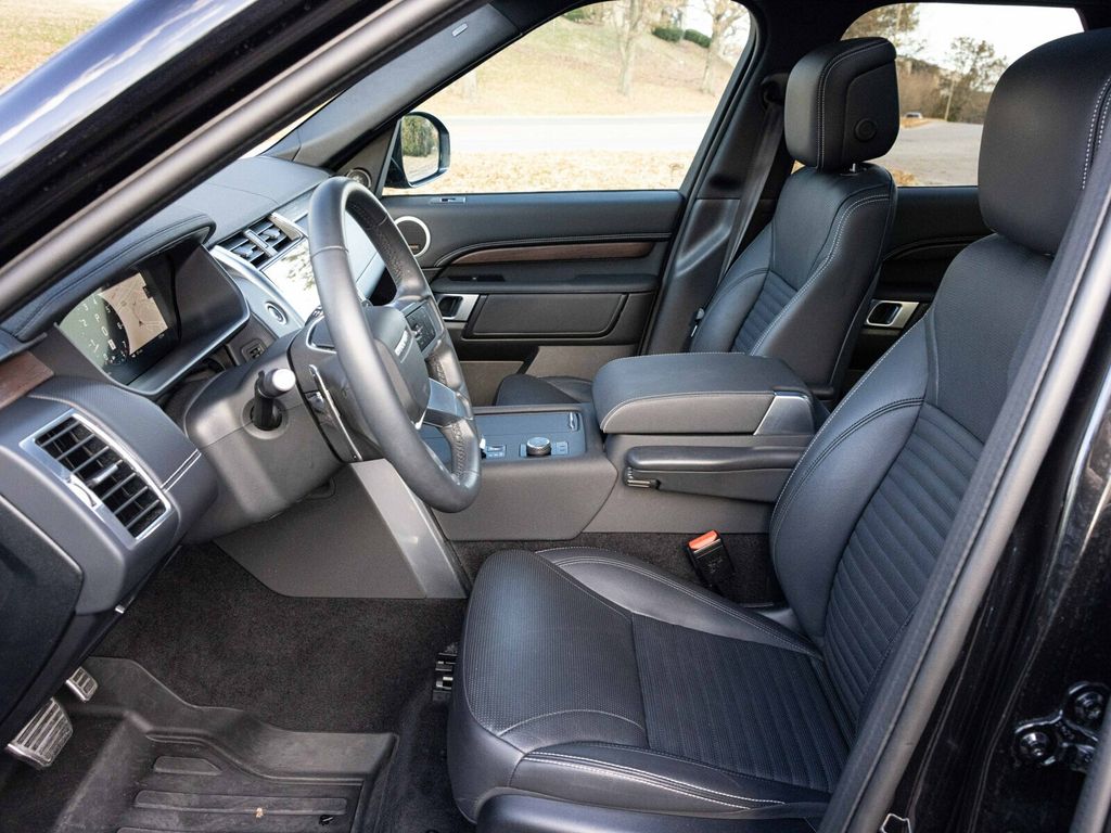 2024 Land Rover Discovery P300 Dynamic SE, Cold Climate Package, Fixed Side Steps - 22960810 - 29