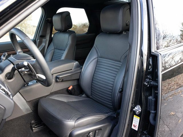 2024 Land Rover Discovery P300 Dynamic SE, Cold Climate Package, Fixed Side Steps - 22960810 - 30