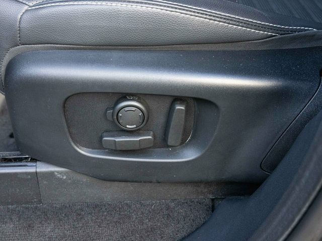 2024 Land Rover Discovery P300 Dynamic SE, Cold Climate Package, Fixed Side Steps - 22960810 - 31