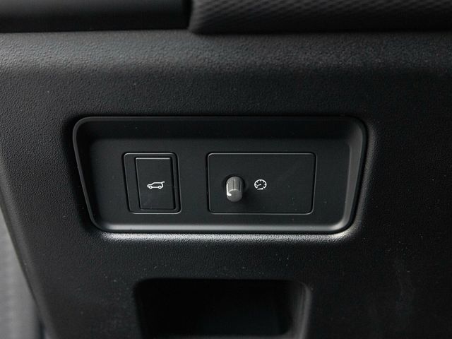 2024 Land Rover Discovery P300 Dynamic SE, Cold Climate Package, Fixed Side Steps - 22960810 - 33