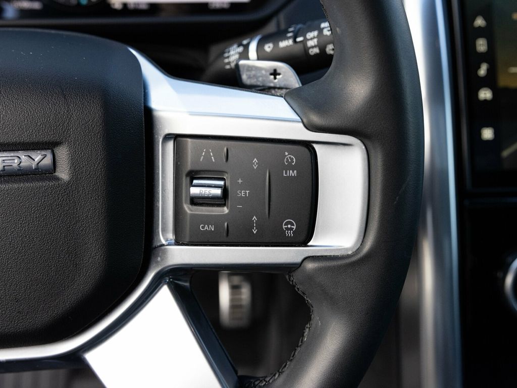 2024 Land Rover Discovery P300 Dynamic SE, Cold Climate Package, Fixed Side Steps - 22960810 - 37