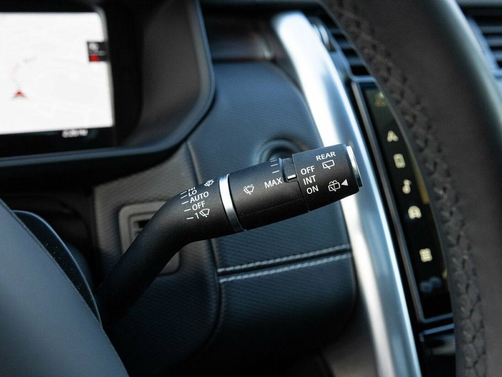 2024 Land Rover Discovery P300 Dynamic SE, Cold Climate Package, Fixed Side Steps - 22960810 - 39