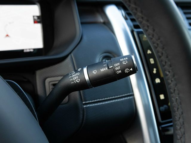 2024 Land Rover Discovery P300 Dynamic SE, Cold Climate Package, Fixed Side Steps - 22960810 - 39