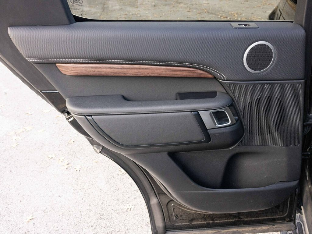 2024 Land Rover Discovery P300 Dynamic SE, Cold Climate Package, Fixed Side Steps - 22960810 - 54