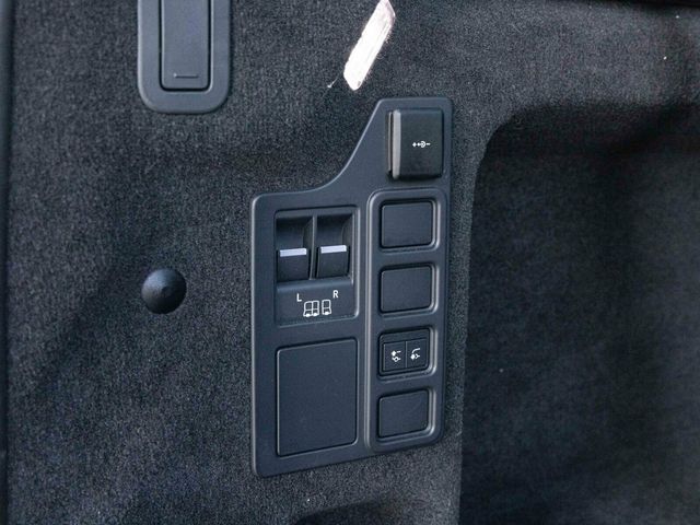 2024 Land Rover Discovery P300 Dynamic SE, Cold Climate Package, Fixed Side Steps - 22960810 - 61