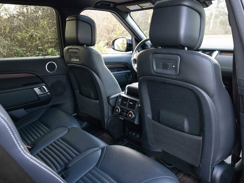 2024 Land Rover Discovery P300 Dynamic SE, Cold Climate Package, Fixed Side Steps - 22960810 - 69