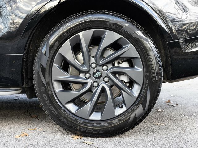 2024 Land Rover Discovery P300 Dynamic SE, Cold Climate Package, Fixed Side Steps - 22960810 - 82