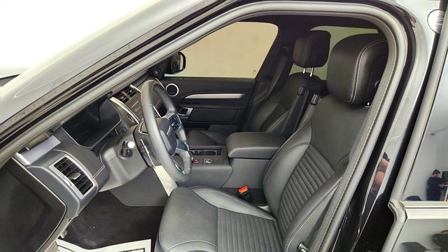 2024 Land Rover Discovery P300 Dynamic SE w/ Comfort & Wellbeing Pack - 23092308 - 19