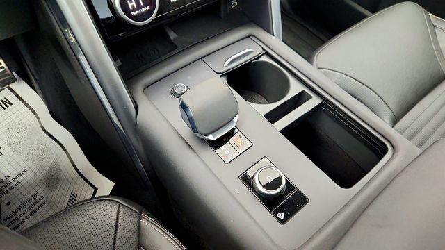 2024 Land Rover Discovery P300 Dynamic SE w/ Heated 3rd Row Seats & 20'' Wheels - 22997952 - 16