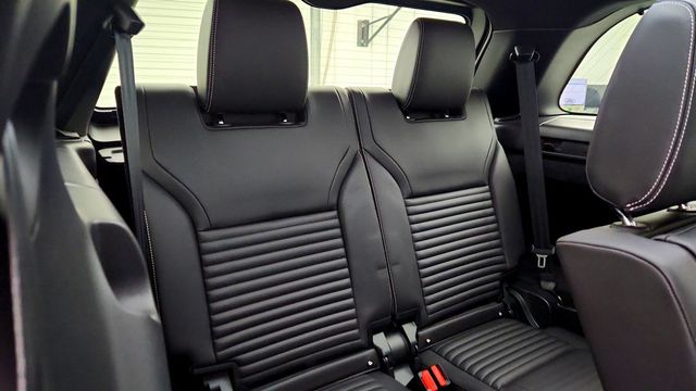 2024 Land Rover Discovery P300 Dynamic SE w/ Heated 3rd Row Seats & 20'' Wheels - 22997952 - 22
