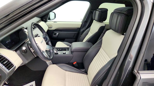 2024 Land Rover Discovery P360 Metropolitan Edition with 22'' Wheels & Cold Climate Pack - 22960770 - 17