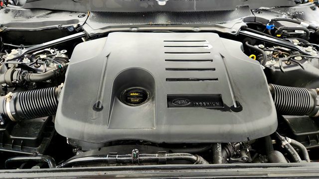 2024 Land Rover Discovery P360 Metropolitan Edition with 22'' Wheels & Cold Climate Pack - 22960770 - 23