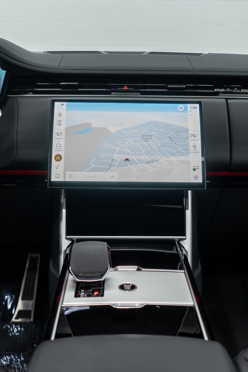 2024 Land Rover Range Rover SE photo 28