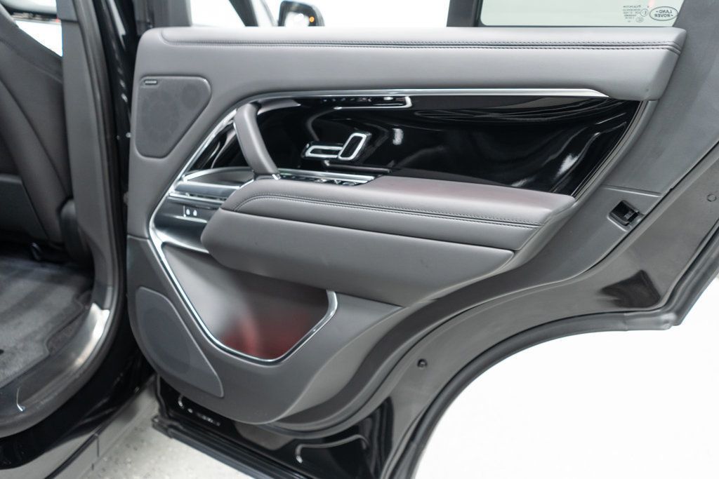 2024 Land Rover Range Rover SE photo 29