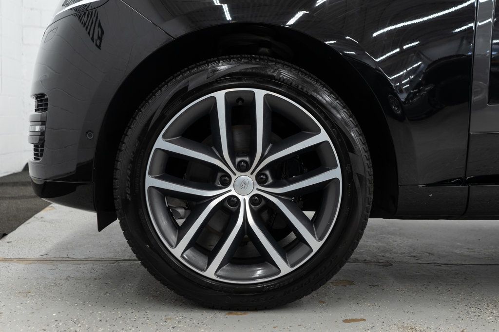 2024 Land Rover Range Rover SE photo 35