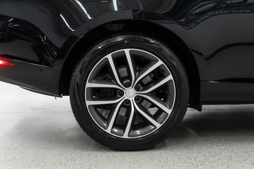 2024 Land Rover Range Rover SE photo 37
