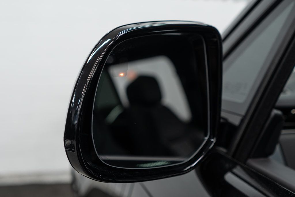 2024 Land Rover Range Rover SE photo 44