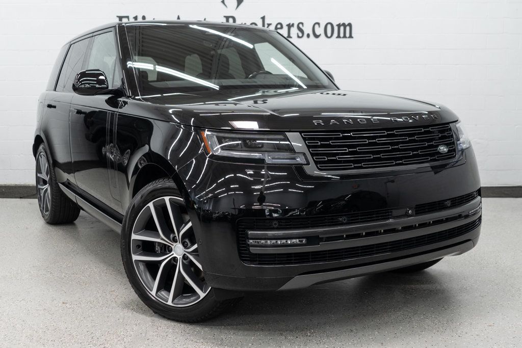 2024 Land Rover Range Rover SE photo 7