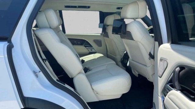 2024 Land Rover Range Rover P530 Autobiography LWB - 23015300 - 11