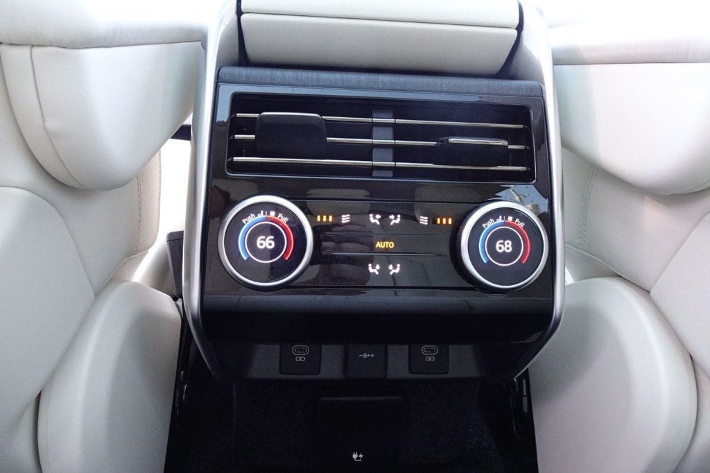 2024 Land Rover Range Rover SE photo 22
