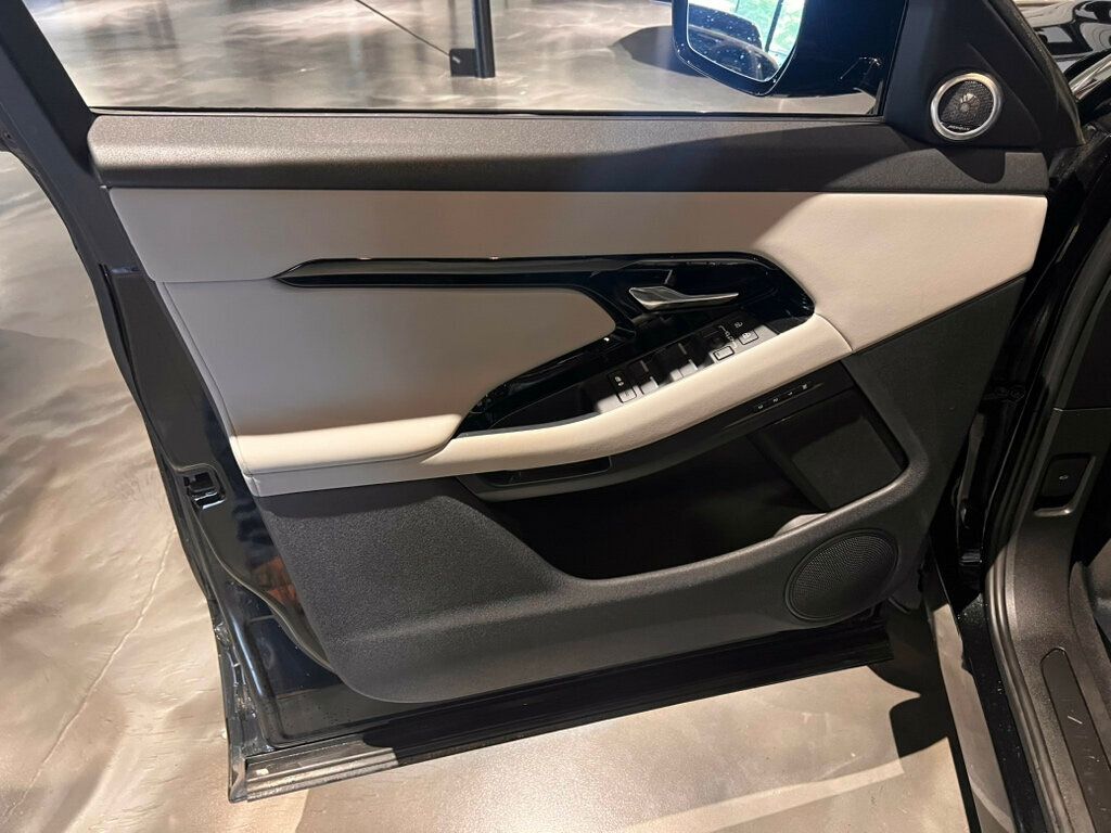 2024 Land Rover Range Rover Evoque Core/S/AWD/ColdClimatePkg/HtdRearSeats/MeridianSound/HtdSeats - 23033907 - 12