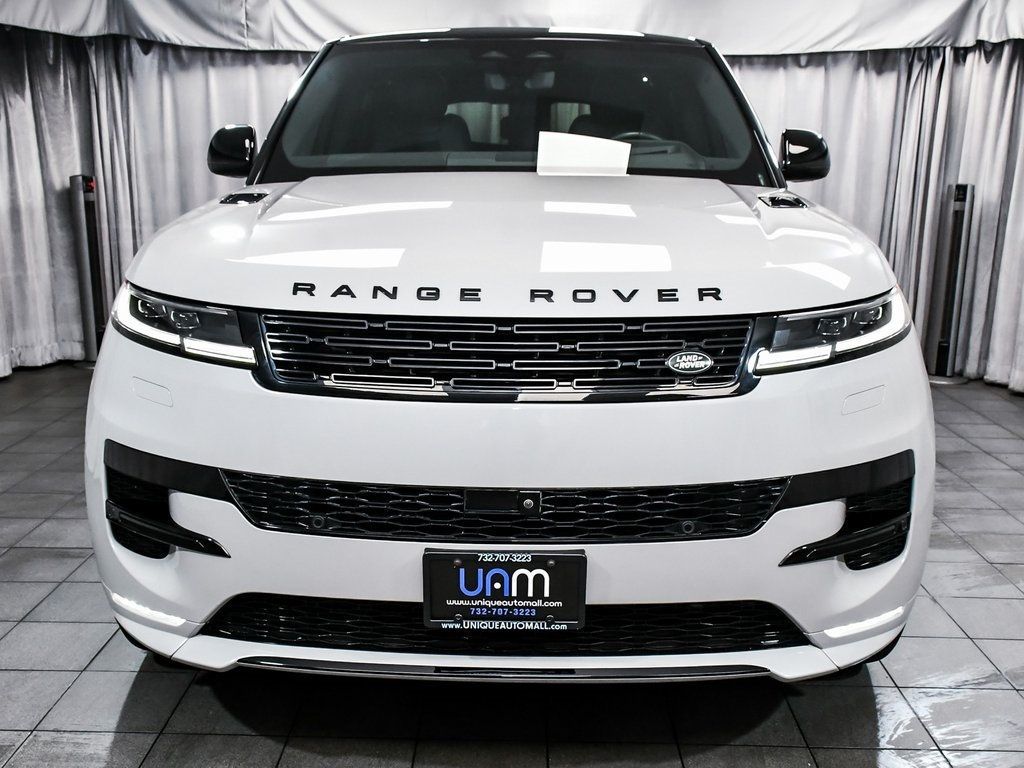 2024 Land Rover Range Rover Sport SE photo 2