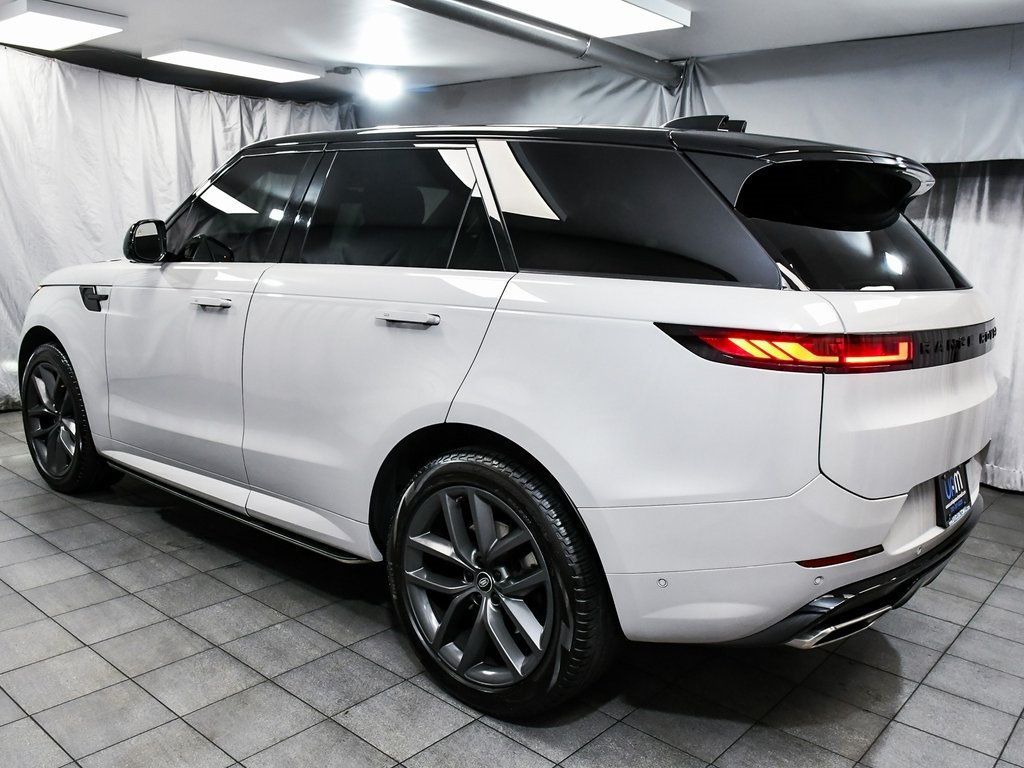 2024 Land Rover Range Rover Sport SE photo 4