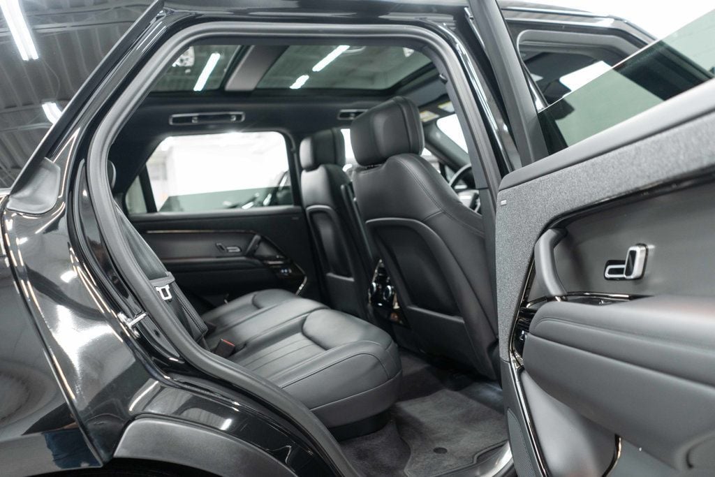 2024 Land Rover Range Rover Sport P400 Dynamic SE photo 12