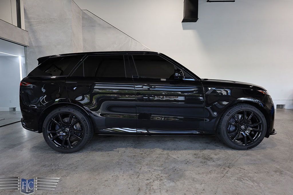 2024 Land Rover Range Rover Sport P635 SV Edition One Obsidian Black - 22591961 - 2