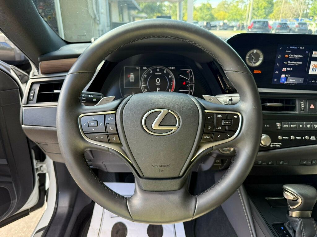 2024 Lexus ES 250 AWD photo 5