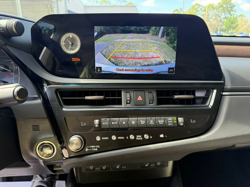 2024 Lexus ES 250 AWD photo 6
