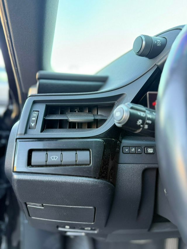 2024 Lexus ES ES 300h FWD - 22972682 - 18