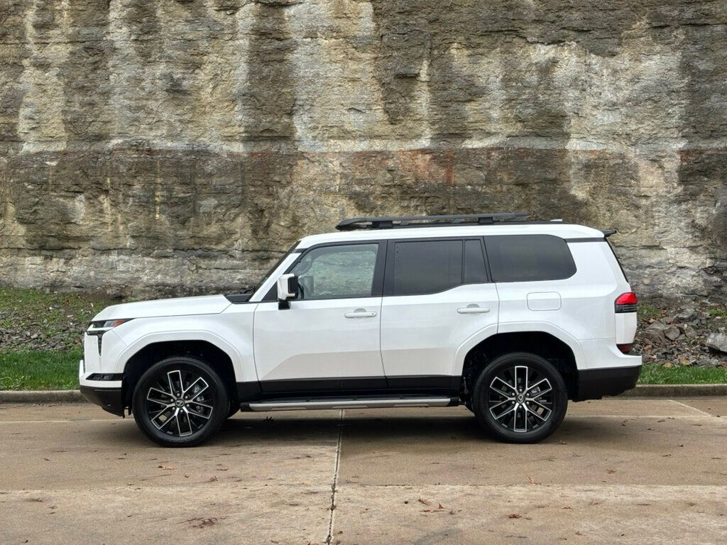 2024 Lexus GX 550 Premium photo 3