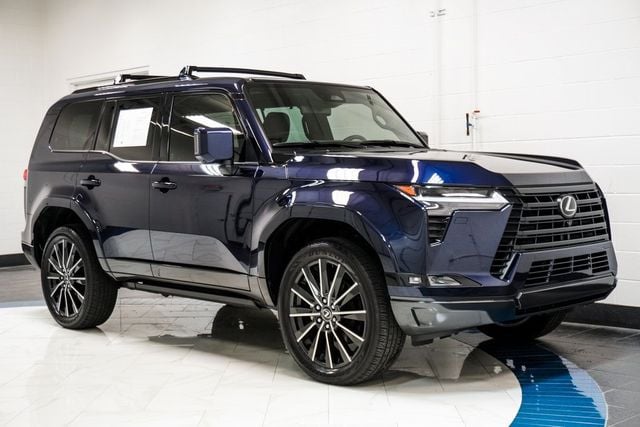 2024 Lexus GX 550 Luxury photo 3