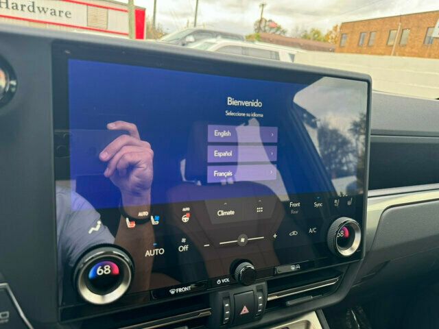 2024 Lexus GX GX-550 Luxury/HeadsUpDisplay/3rdRowSeating/MarkLevinsion/NAV - 22655599 - 26