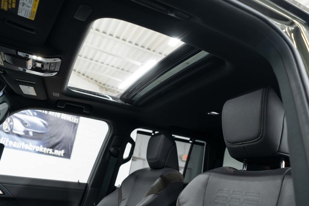 Lexus GX photo 10