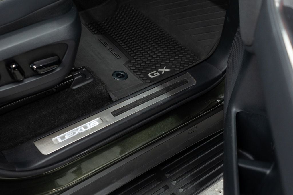Lexus GX photo 16