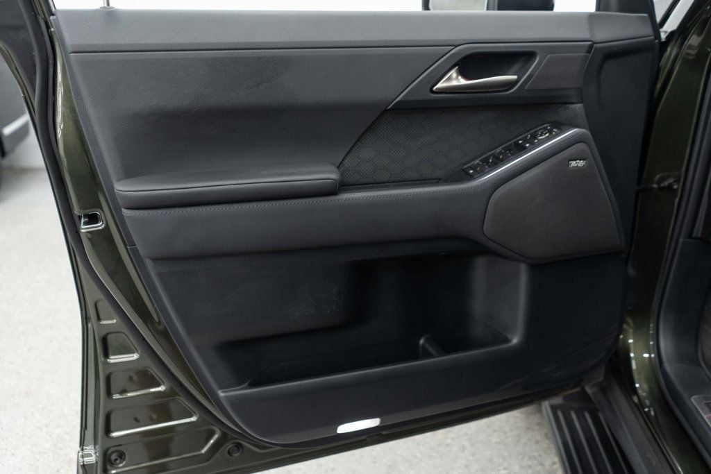 Lexus GX photo 17