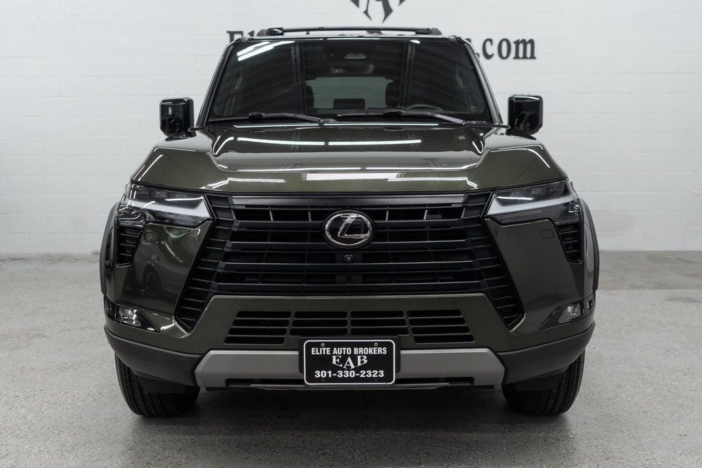 Lexus GX photo 3