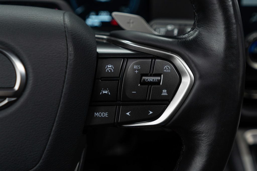 Lexus GX photo 31